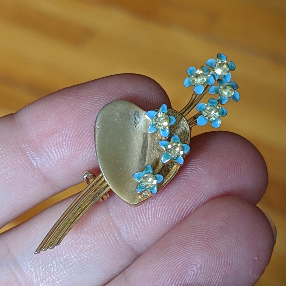 VTG designer STAR blue enamel flower pin